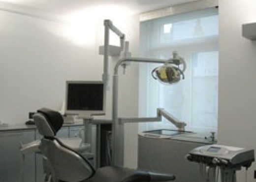 Zahnarzt Behandlungsstuhl 02